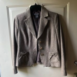 Women Anne Taylor 55% Wool, 45% Rayon Blazer Size 4 Petite.